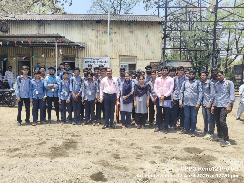 Industry Visit Group - Rajeev Gandhi ITI Udgir